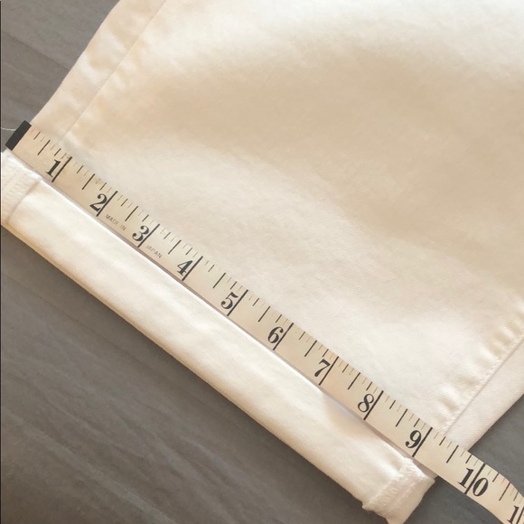 Banana Republic White Denim shorts. Sz 31/12 NWT. - Picture 4 of 7